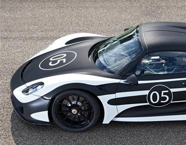 بورش 918 سبايدر رياضية وصديقة للبيئة